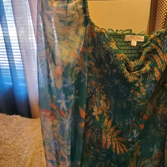 Floral Ruched dress - Picture 7 of 7